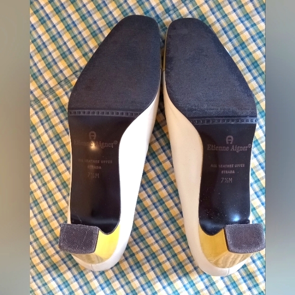 Classic Etienne Aigner Women's Pumps 2-Toned, Winter White and Gold 2.25" Heel - Picture 8 of 8
